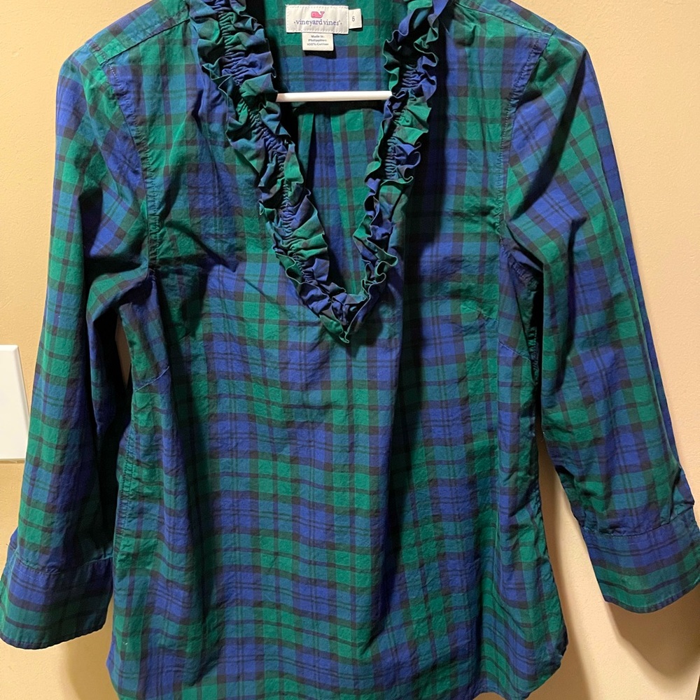 Vineyard Vines green plaid top (holiday)